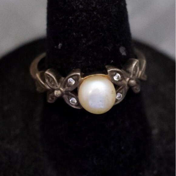 Size 7, Vintage Faux Pearl Center, Sterling Silver Abstract Ring by Avon - G47 - Picture 1 of 3